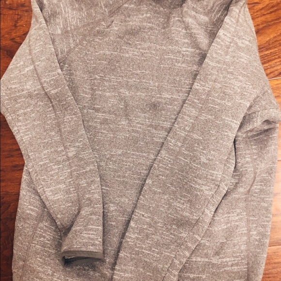 Patagonia pullover size larger - Picture 2 of 4